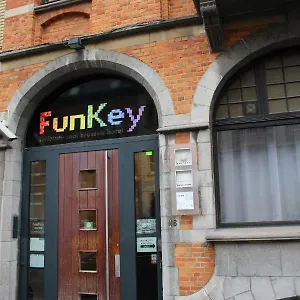 Funkey מלון